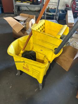Industrial mop