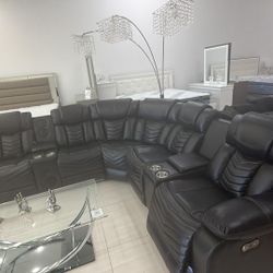 Sectional Recliner For Sale. Es Nuevo