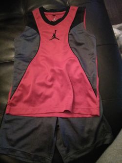 Boy Jordán outfit size 6