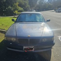 2001 BMW 740i
