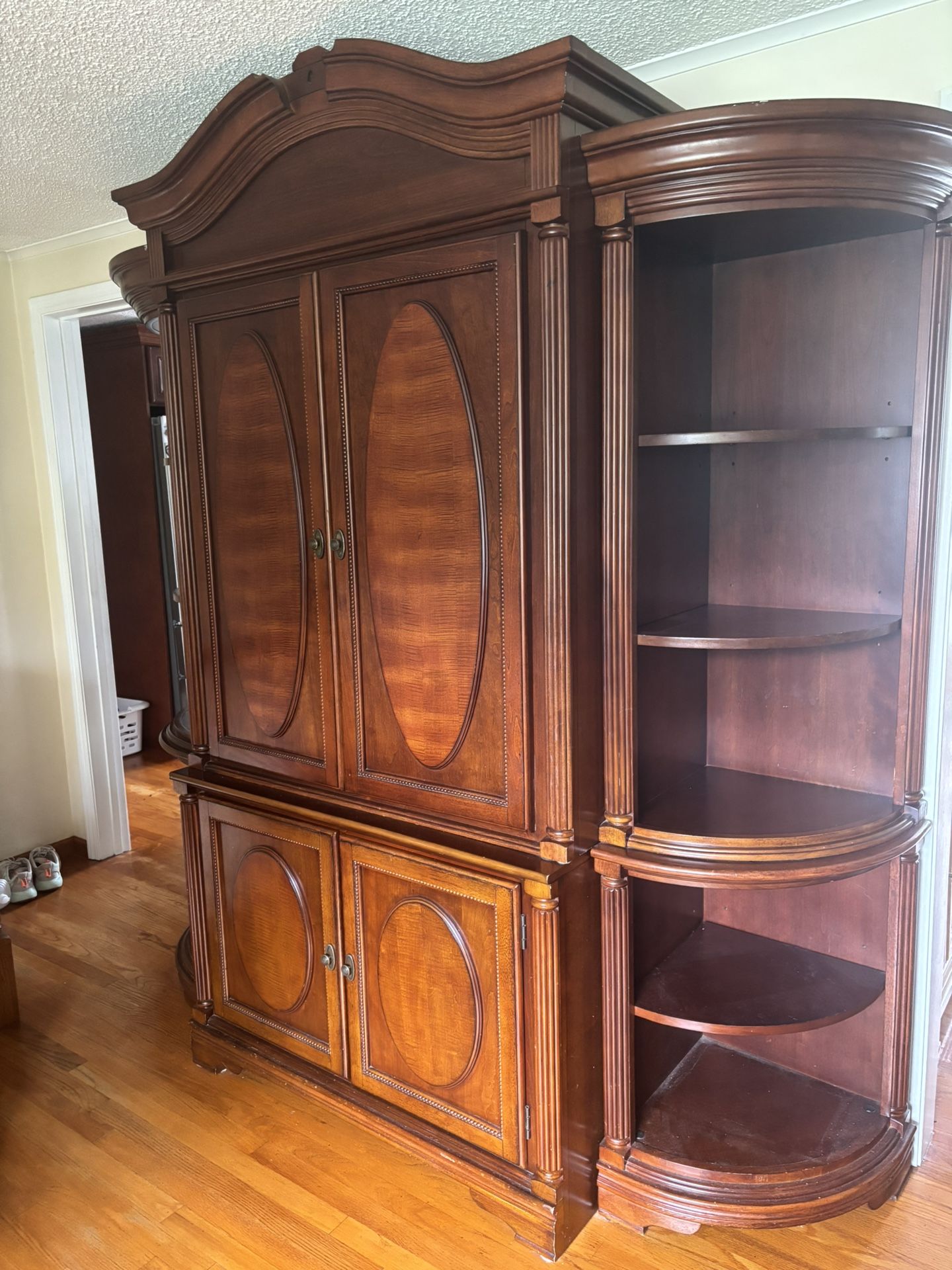 Bookcase/ Entertainment Center