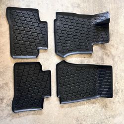 LIKE NEW Genuine OEM Mercedes-Benz GLC All-Weather Floor Mats | GLC300 GLC350 GLC43 | Part #(contact info removed) 9G33