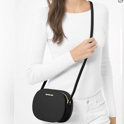 Jet Set Travel Medium Saffiano Leather Crossbody Bag