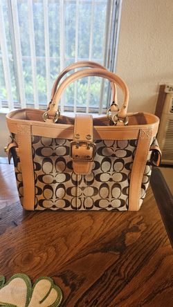 AUTHENTIC COACH MEDIUM VINTAGE TOTE PURSE W/COA
