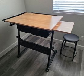 Art Desk - New