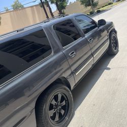 2004 Chevrolet Suburban