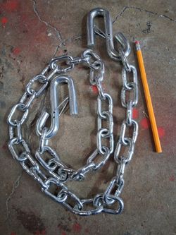 Chain with 2 S hooks  4 ft