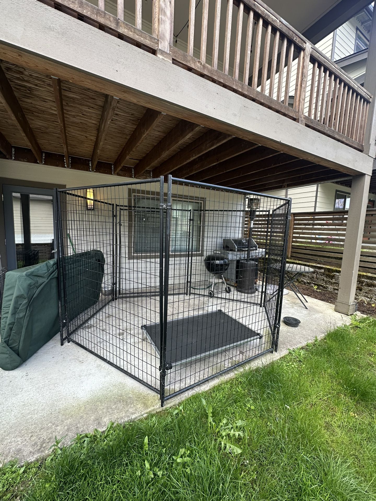 Lucky Dog Kennel