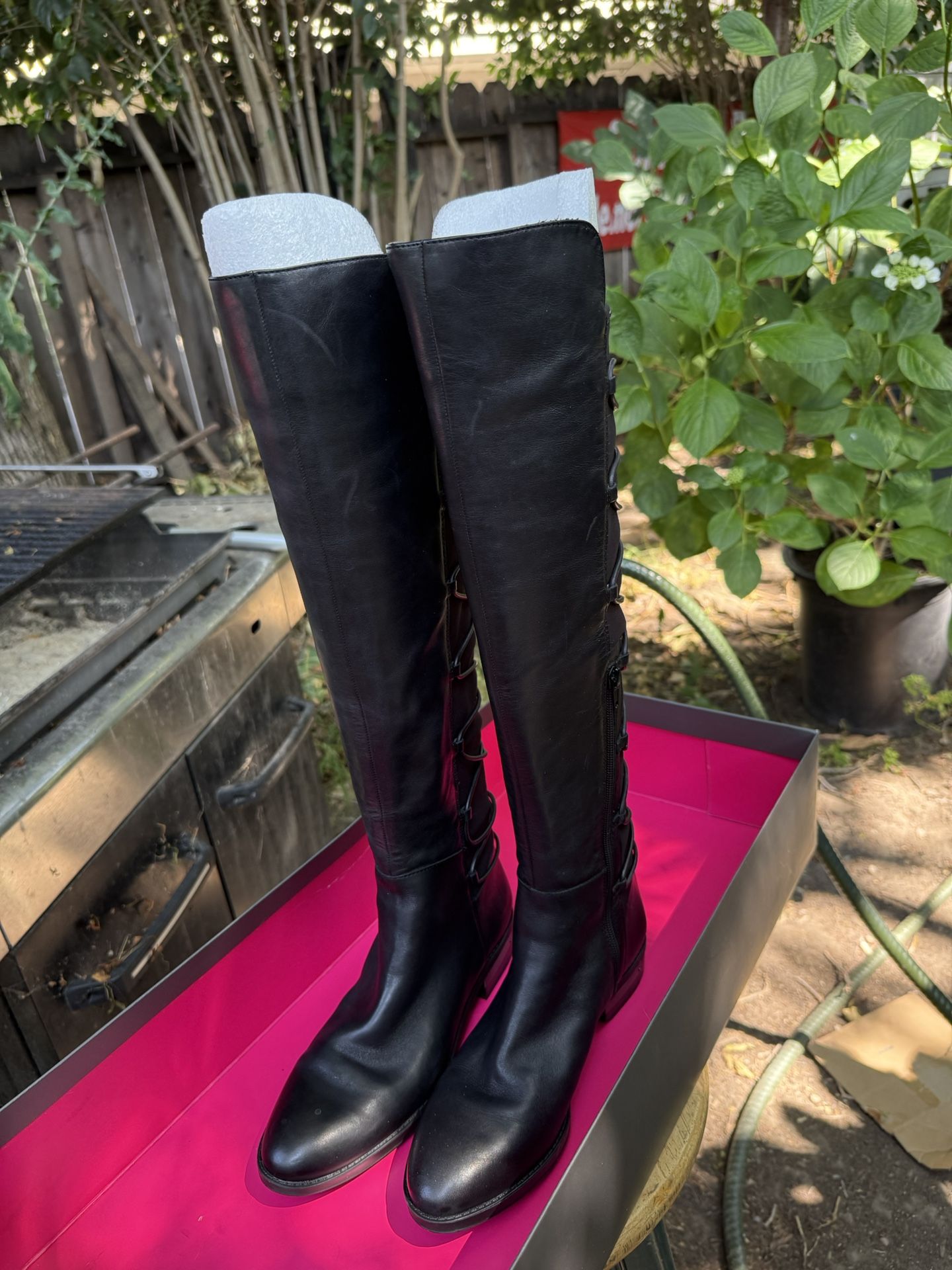 Vince Camuto Size 8 Women Boots