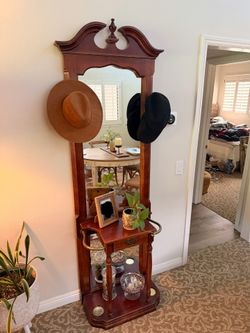 Hall tree with mirror