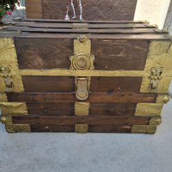Vintage Flat Top Steamer Trunk with Insert