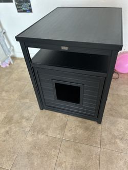 Like New Dog House