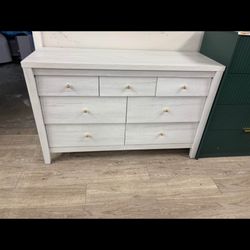 New white modern dresser with 7 drawers