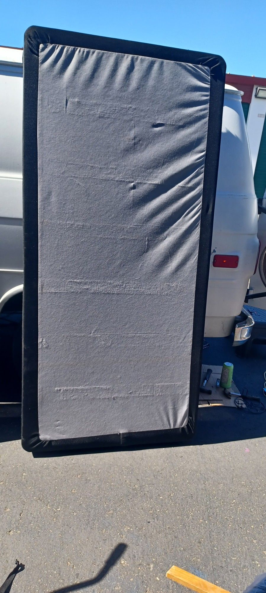 BOX SPRING 80X38 EXCELLENT CONDITIONS LIKE NEW