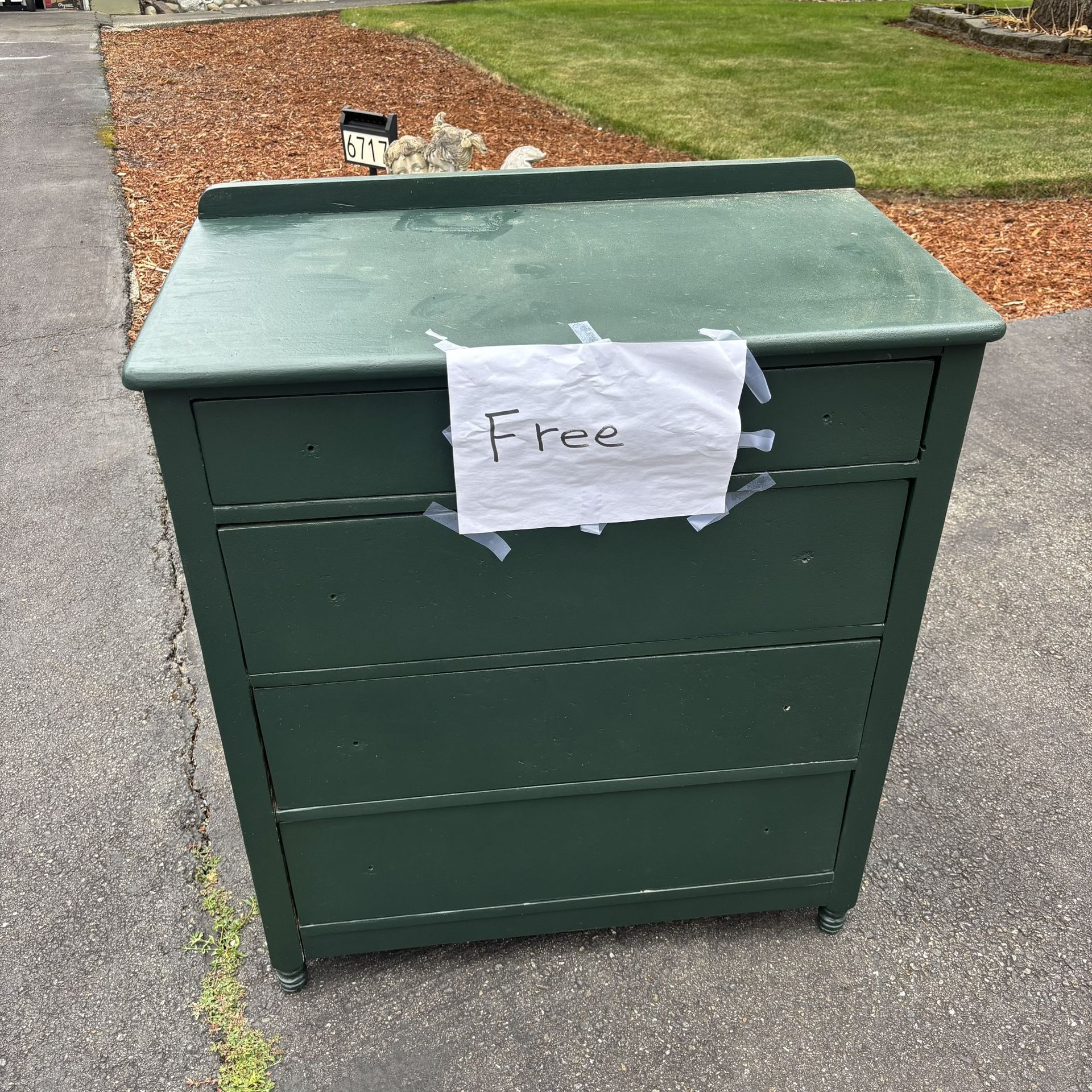 FREE ON THE CURB
