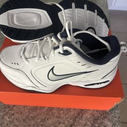 (New ) Nike Air Monarch IV