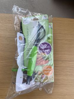 BRAND NEW/SEALED - 4 Piece Kitchen Set