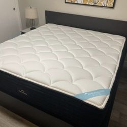 79% OFF - DreamCloud Premier Memory Foam King Mattress -LIKE NEW