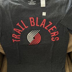 Trail Blazers T-shirt - NEW - Adult Small