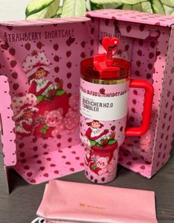 Strawberry shortcake 40oz Stanley