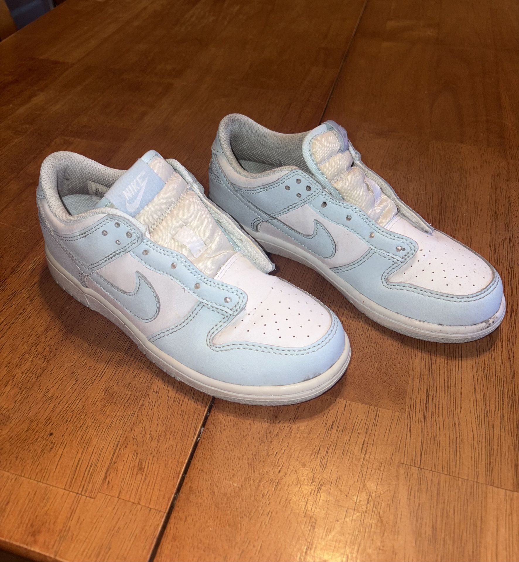 Nike lows Size 3Y Used In Great Condition