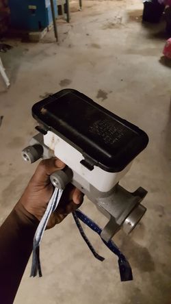 1995 to 1999 Tahoe/suburban brake master cylinder