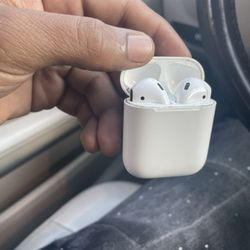 Used Air Pods Great Condition 