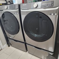 Samsung Electric Washer & Dryer With Pedestals (Platinum)