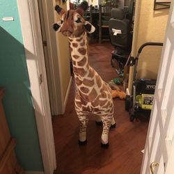 Over 4’ Tall Giraffe It’s Been In An Air conditioned Room Sealed In A Bag 