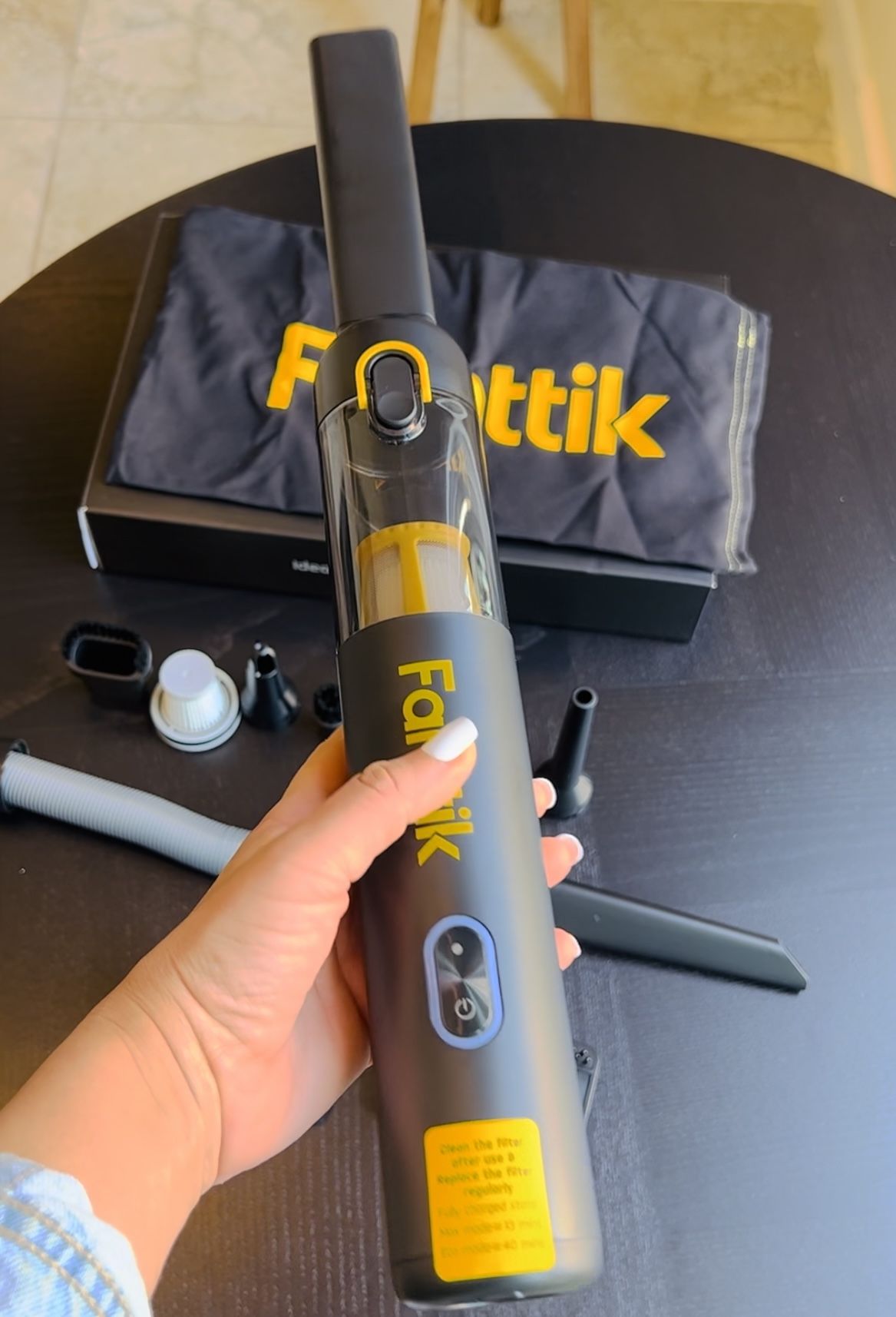 Fanttik Slim V8 Apex Car Vacuum RobustClean®