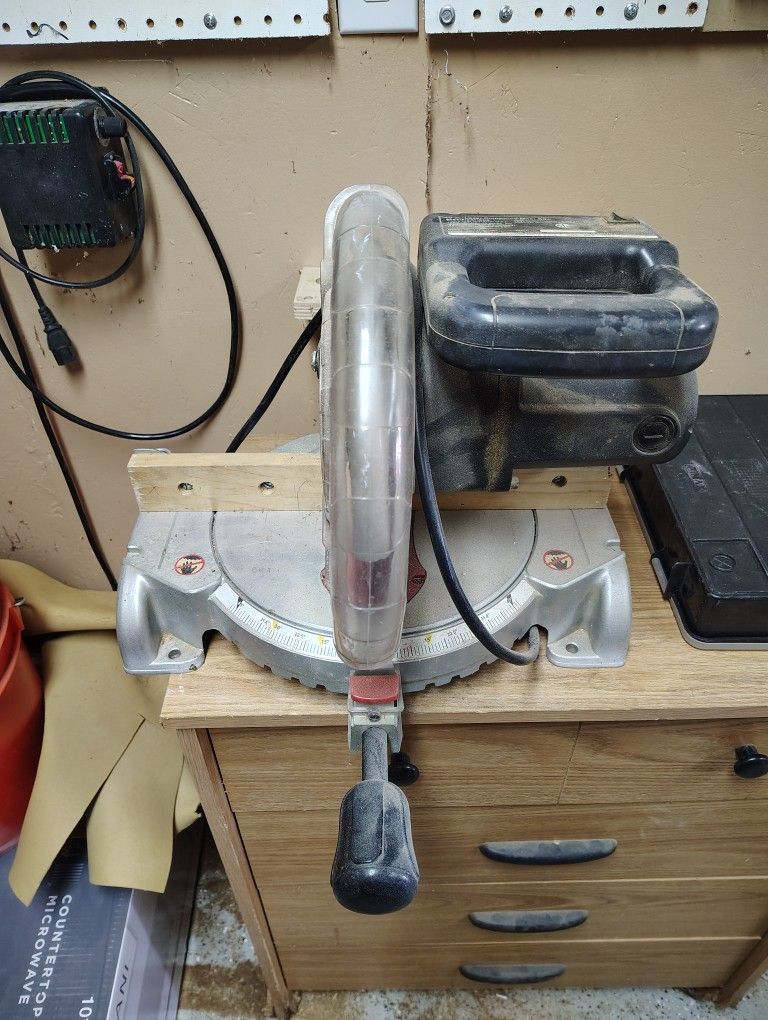 CRAFTSMAN 10 Inch Compound Lazer Mitre Saw