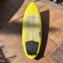Surfboard (Von Sol Shadow 2)