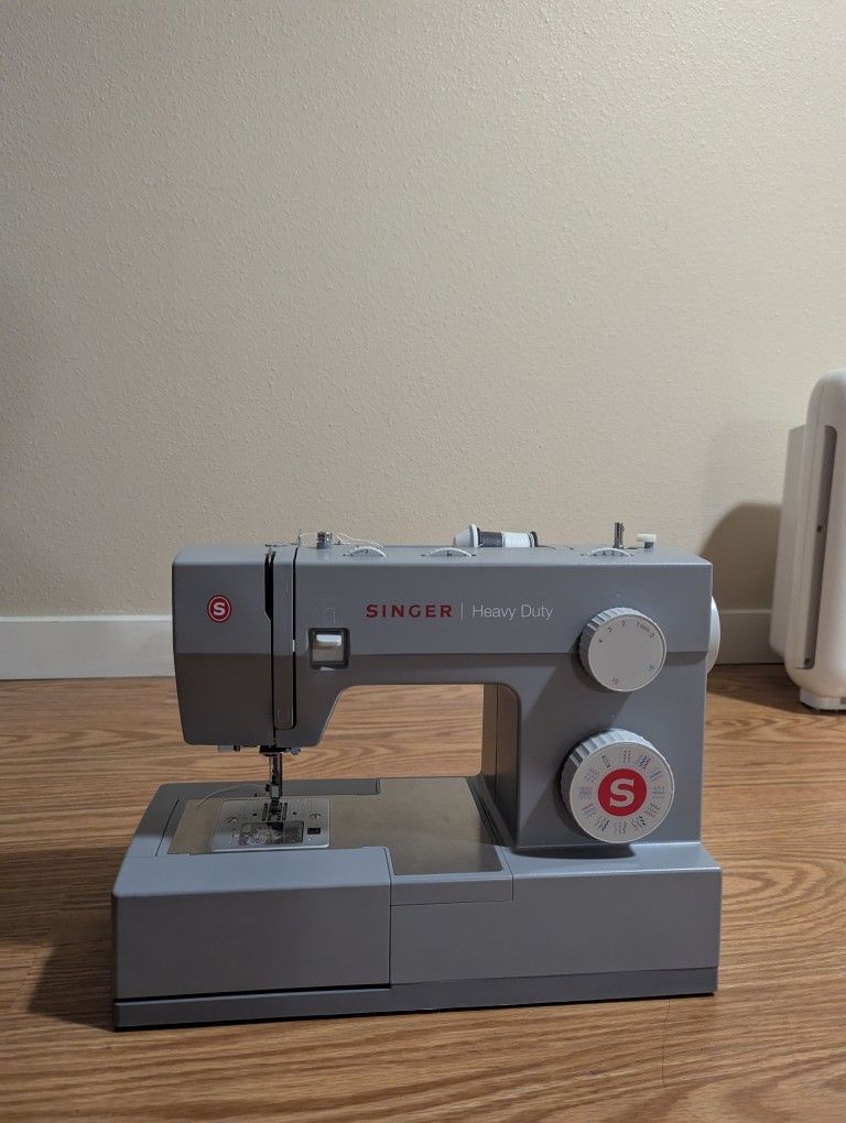 Singer Heavy Duty Sewing Machine