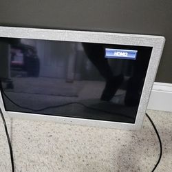 Magnavox  24 Inch TV With Removable Rhinestone Border 
