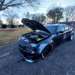 DODGE CHARGER SRT8