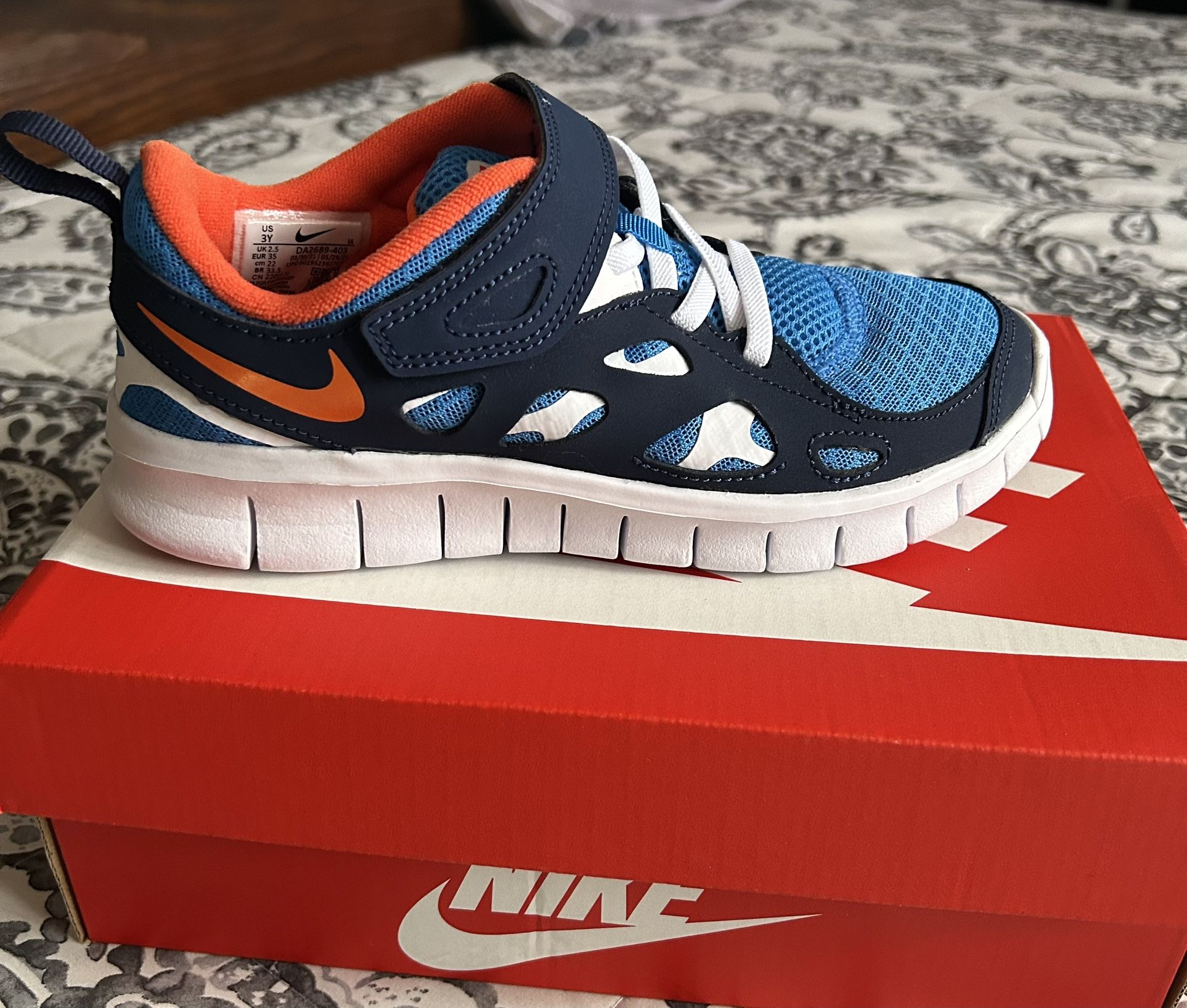 boys nike shoes
