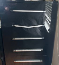 Black dresser set