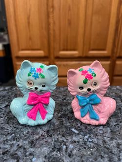 Rare Vintage Cat Kitten Salt and Pepper Shakers made in Japan 1950s. Size approximately 3 inches tall. Preowned the shakers have minor paint wear s