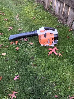 stihl gas powered head held blower model BG-86C runs great