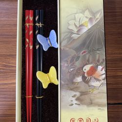 🌼 Decorative Red & Black Chopsticks w/ Butterfly Holders - Gift Boxed