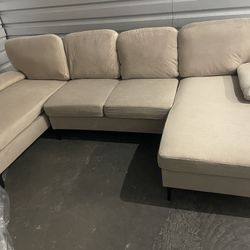 (PICK UP)BRAND NEW 112.5” U Shaped Sectional Sofa Long Couch NEW with wooden Coffee Table 