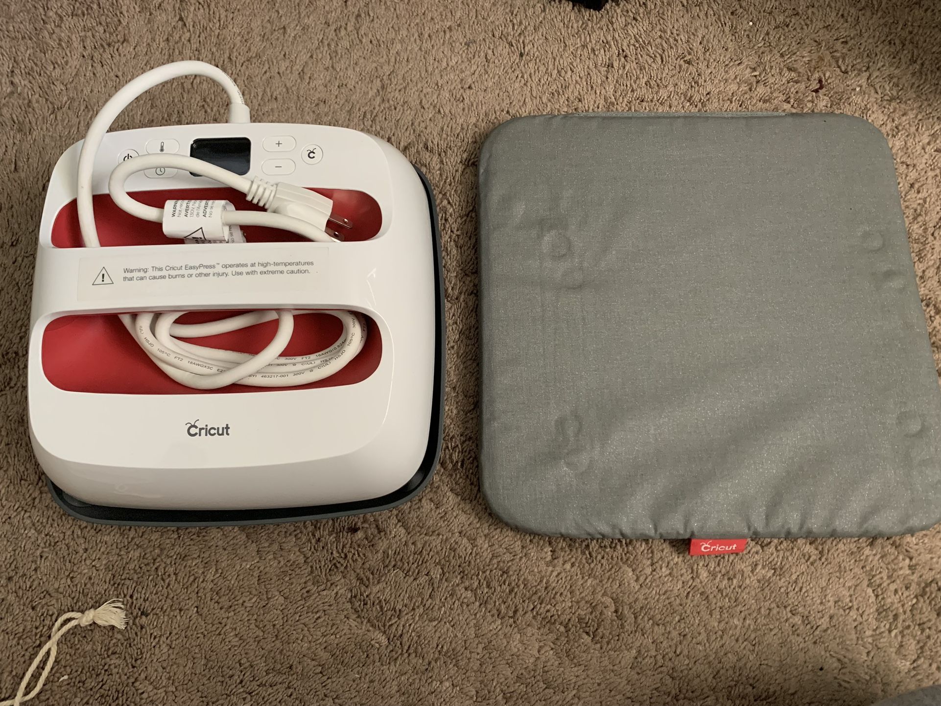 Cricut EasyPress 2 9x9 with mat for Sale in Rialto, CA OfferUp