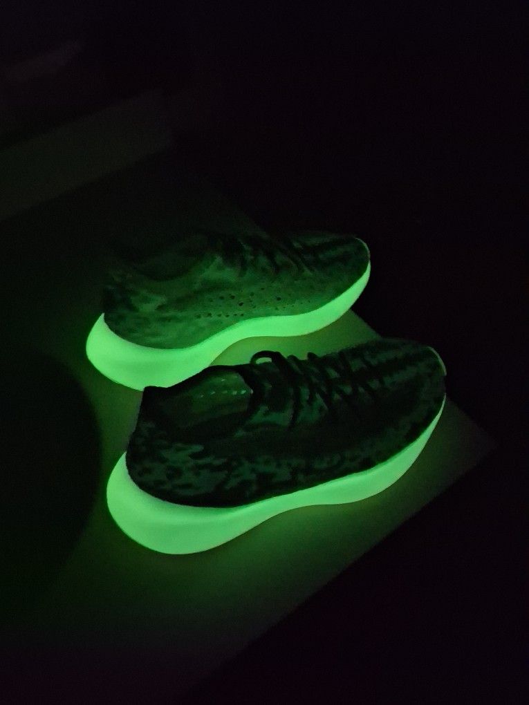 Fairly Well/new Looking YEZZY'S