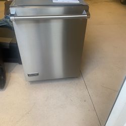 Viking Professional Series Dishwasher 