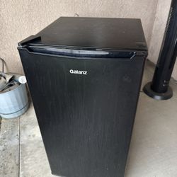 Mini Fridge 