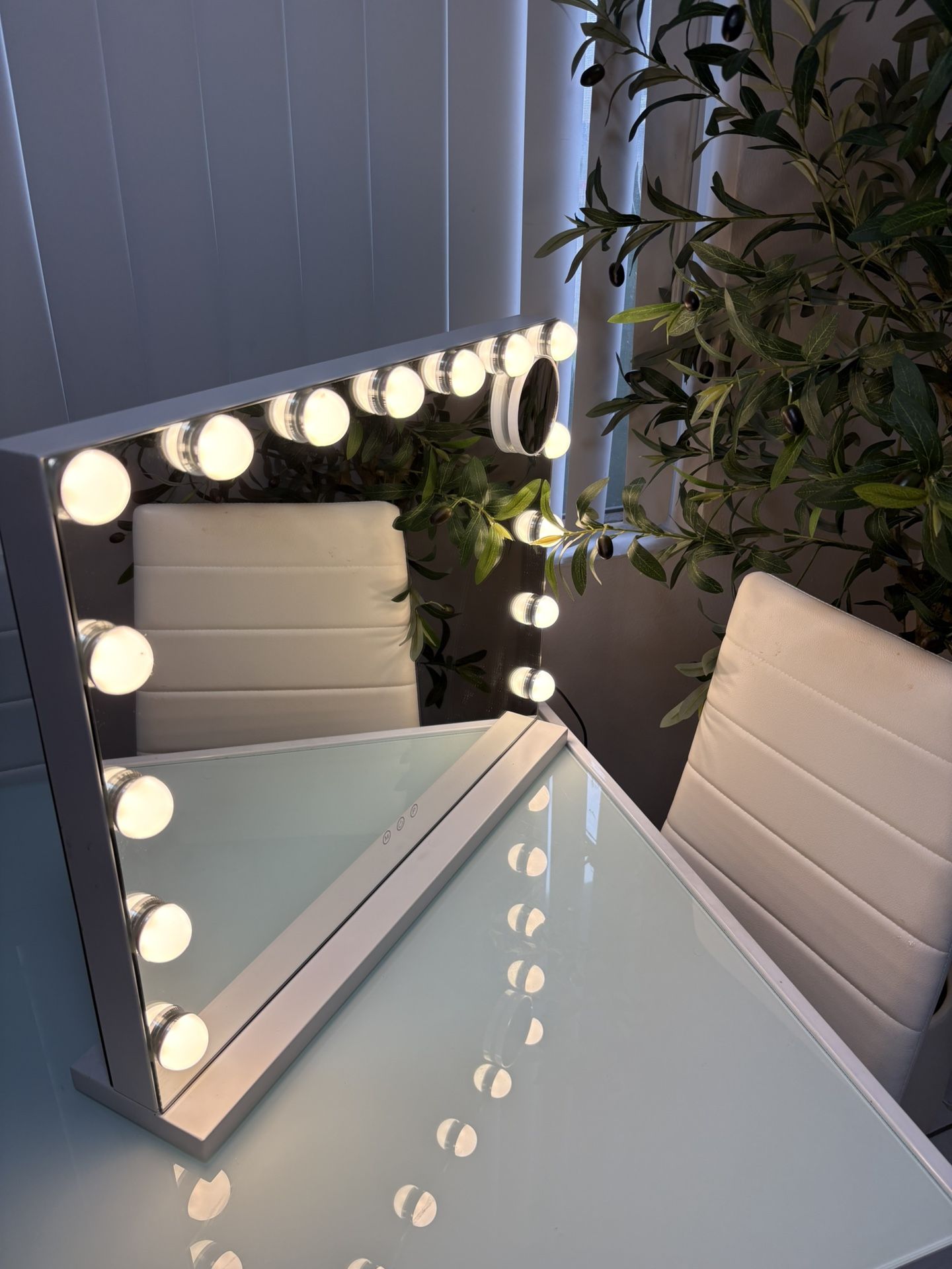 Makeup Mirror With Lights 