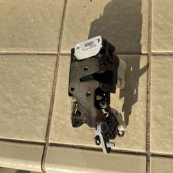 99-06 Chevy gmc driver side rear door actuator