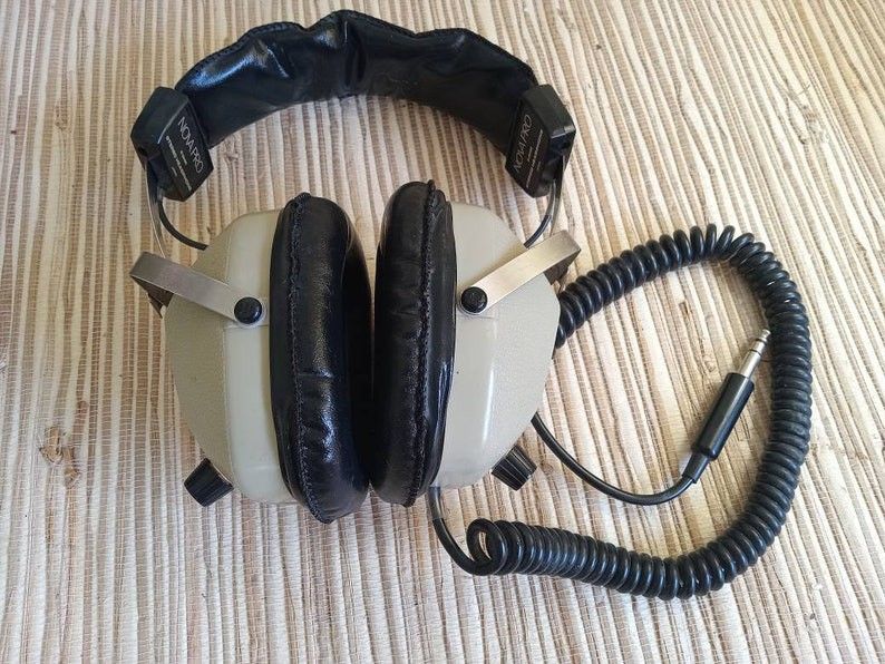 Realistic Nova Pro Headphones 70s Vintage Japan