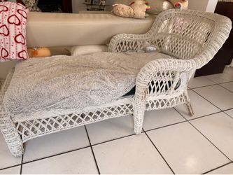 White long resting chair