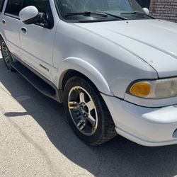 2002 Lincoln Navigator